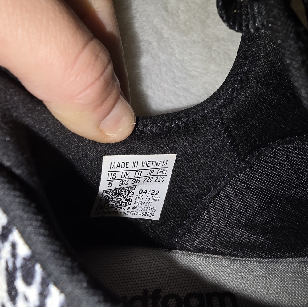 Adidas Shoes - Picture 4 of 5